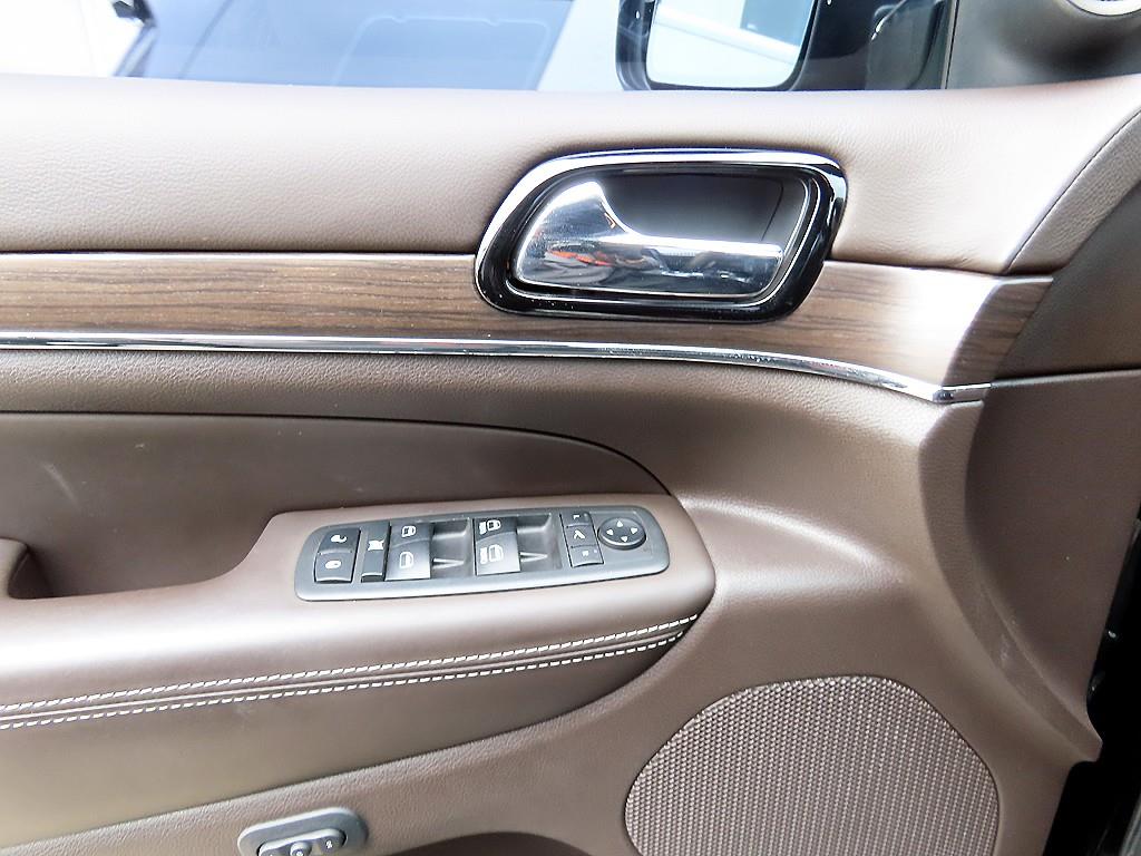 Jeep Cherokee - Vista 11