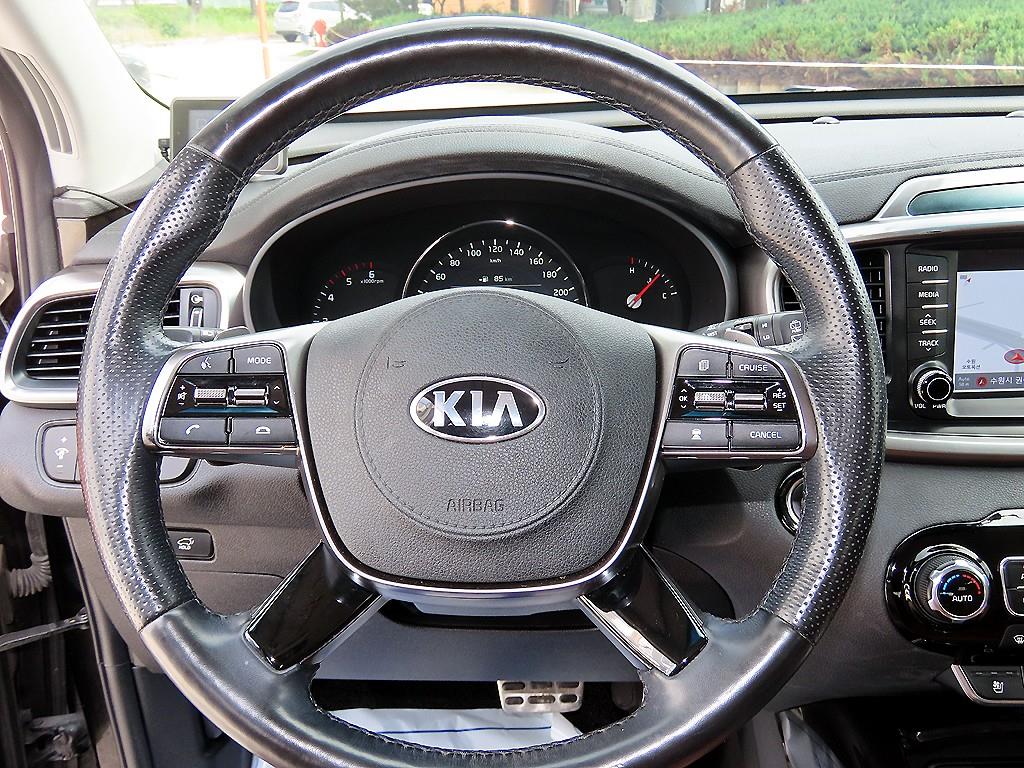 KIA Sorento - Vista 8