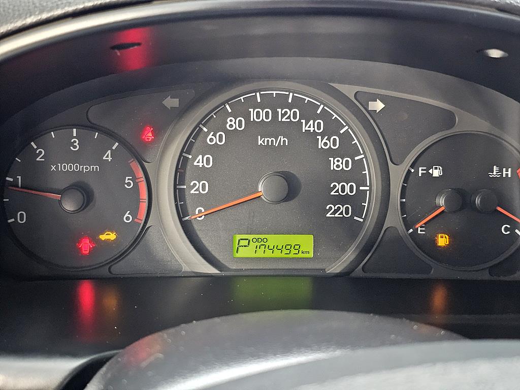 HYUNDAI Starex - Vista 7