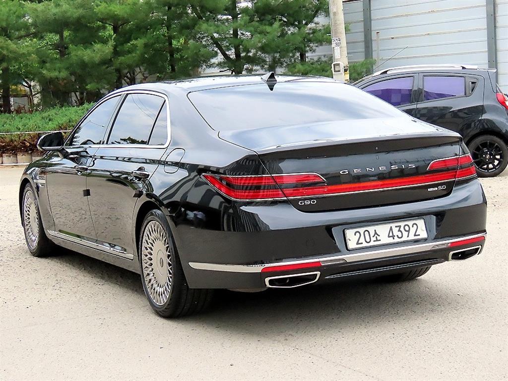 Genesis G90 - Vista 3