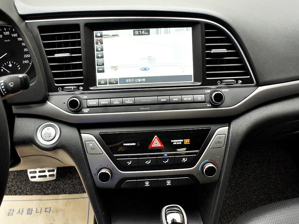 HYUNDAI Avante 2018 Blanco - Importación desde Corea - HF Imports Iquique - Foto 10