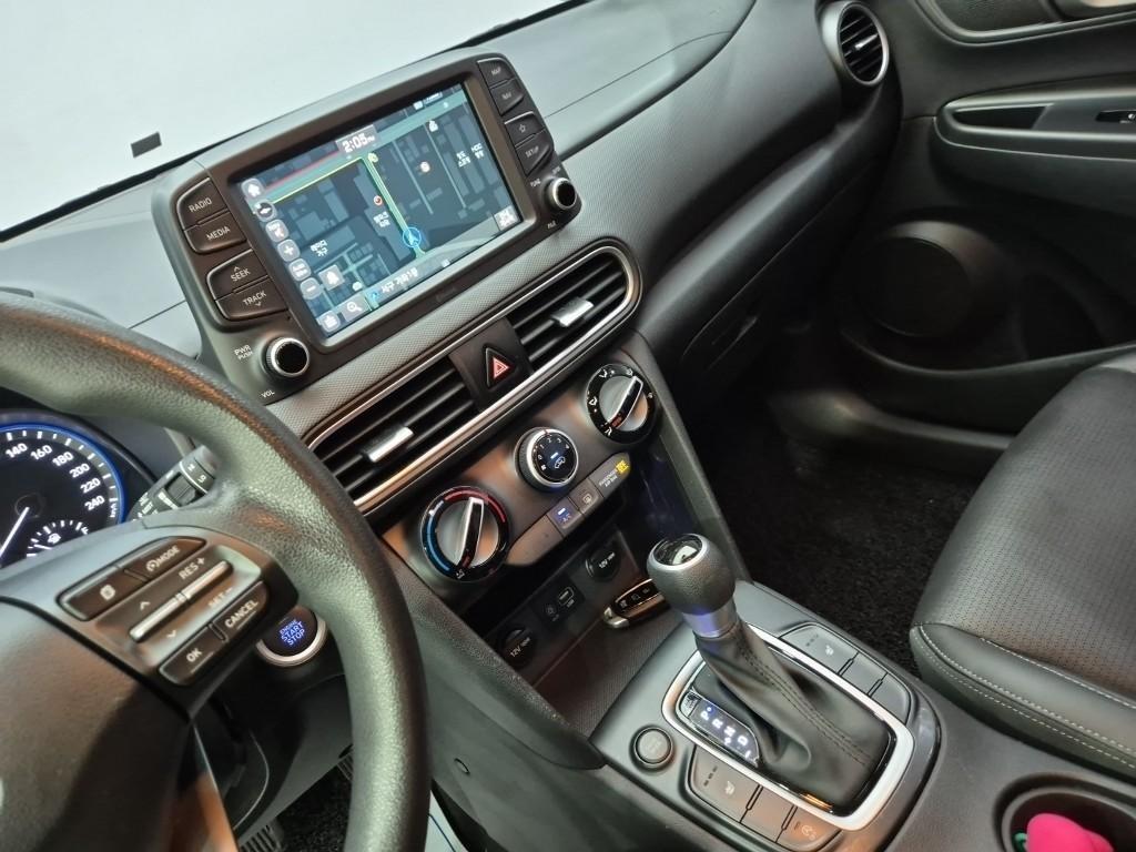 HYUNDAI Kona - Vista 11