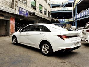 HYUNDAI Avante - Vista 8