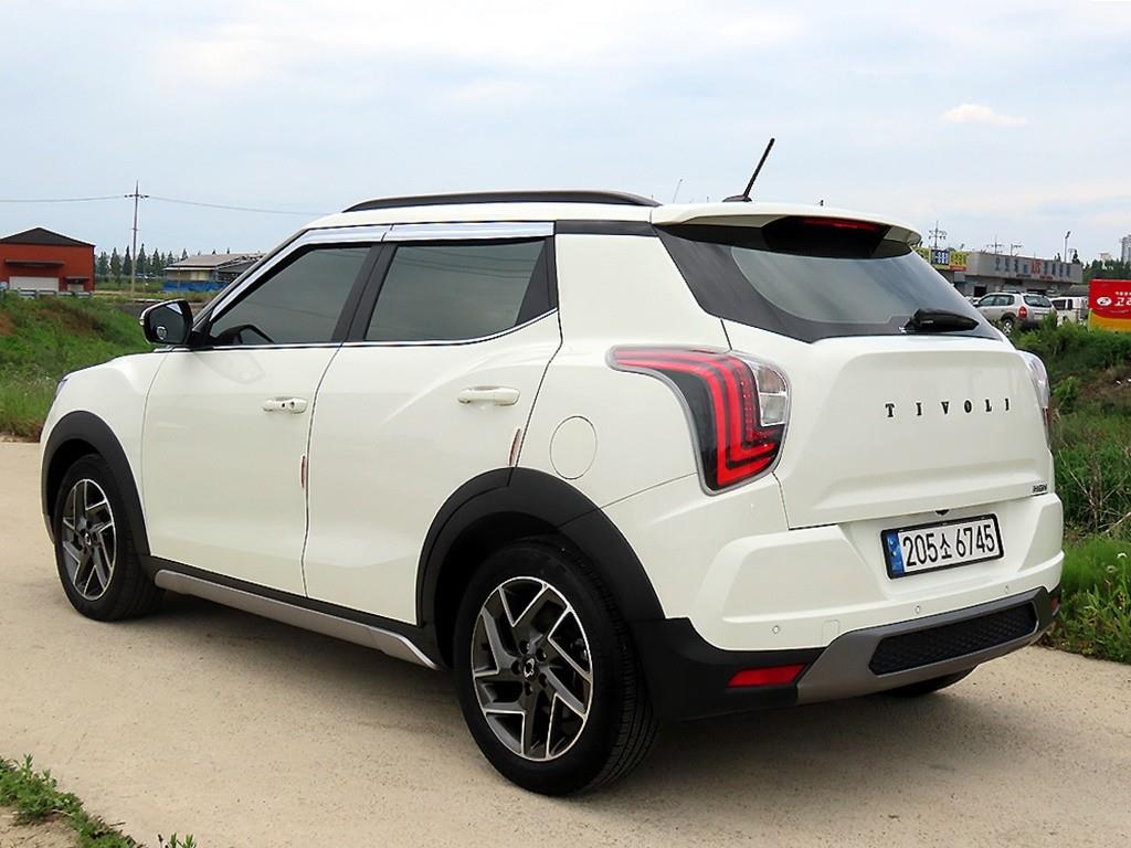 Ssangyong Tivoli - Vista 3