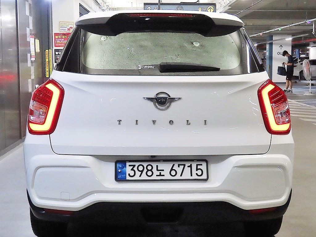 Ssangyong Tivoli - Vista 5
