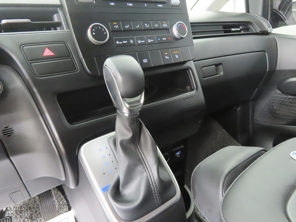 HYUNDAI Staria - Vista 12