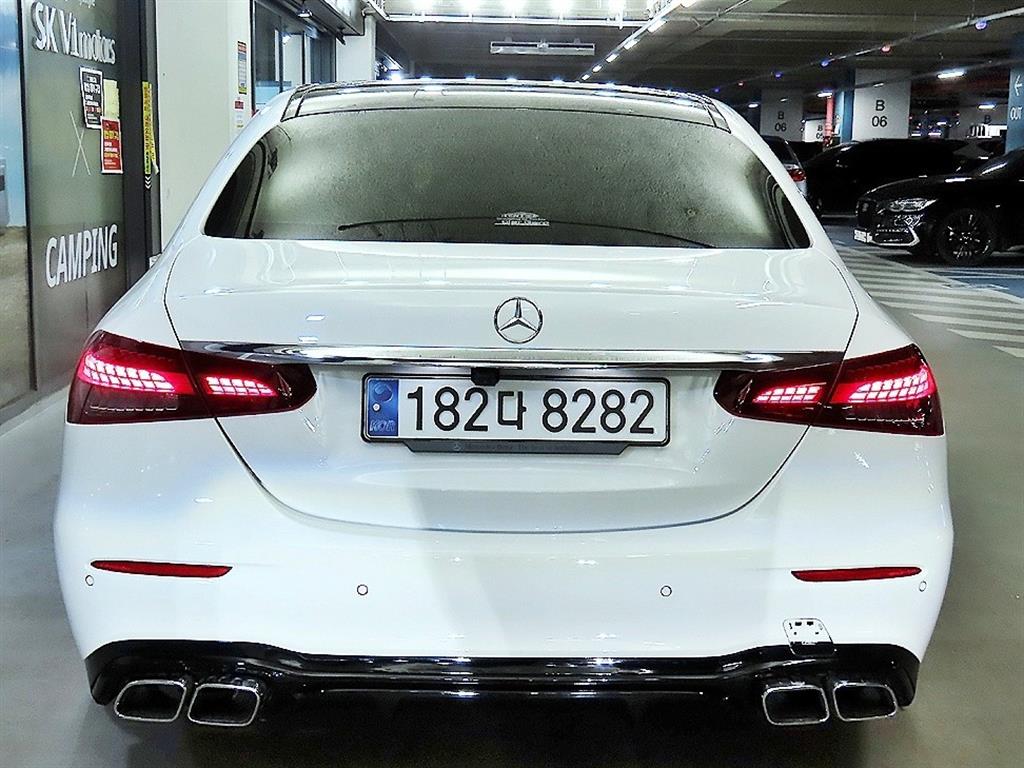 Mercedes Benz E class - Vista 5