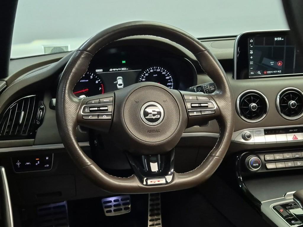 KIA Stinger - Vista 9
