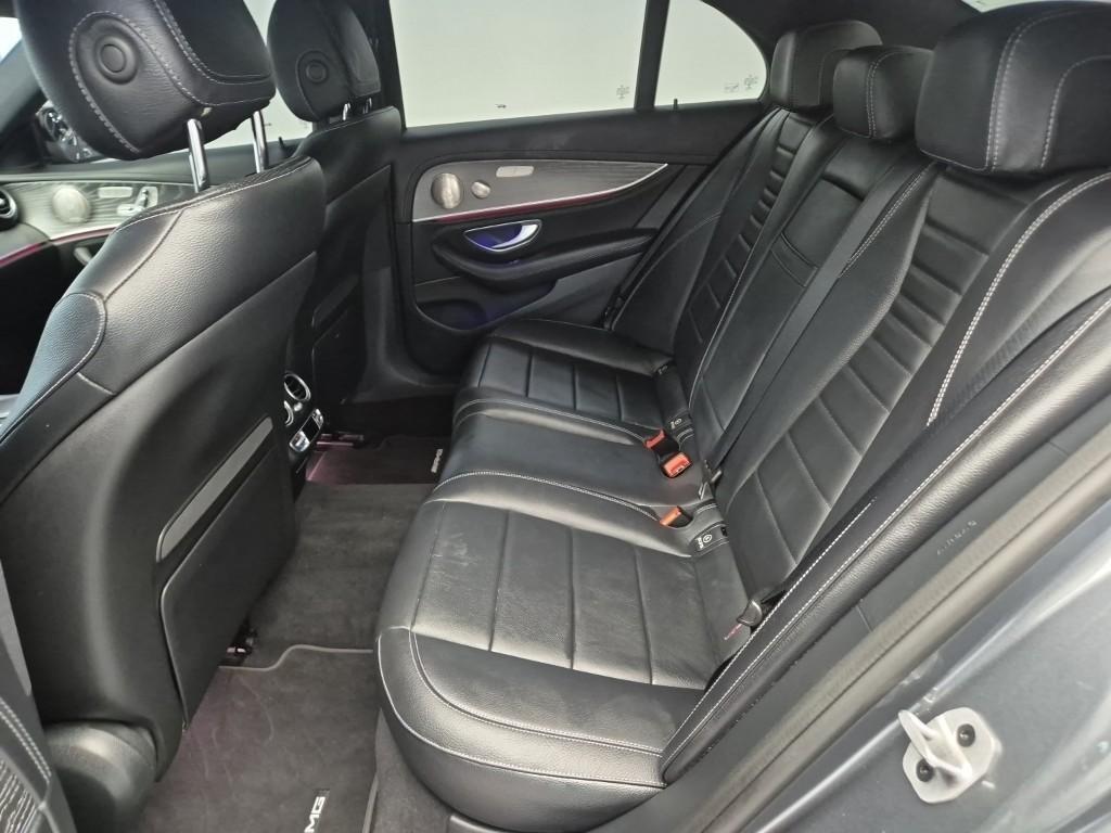Mercedes Benz E class - Vista 12
