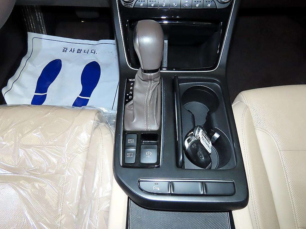 HYUNDAI Grandeur - Vista 12