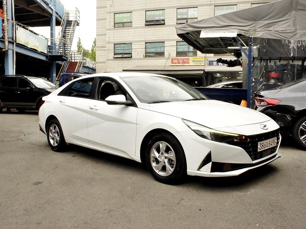 HYUNDAI Avante - Vista 3