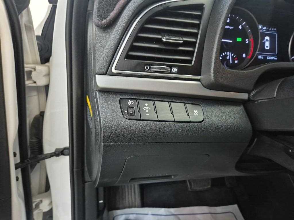 HYUNDAI Avante 2017 Blanco - Importación desde Corea - HF Imports Iquique - Foto 17