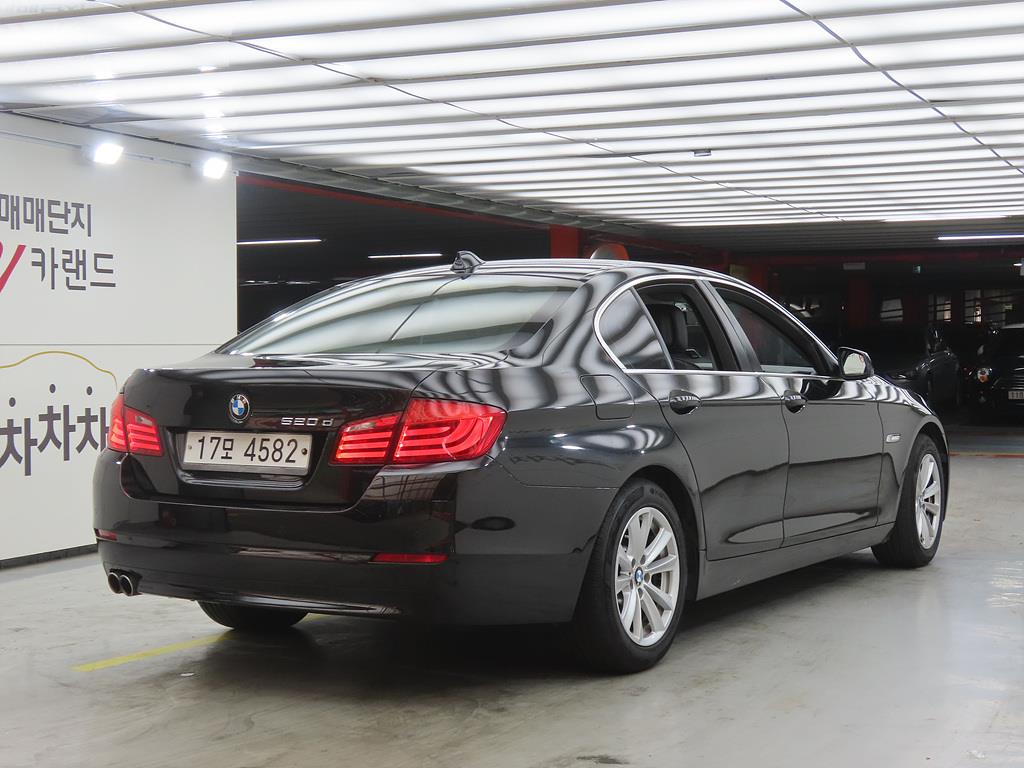 BMW 5 Series - Vista 4