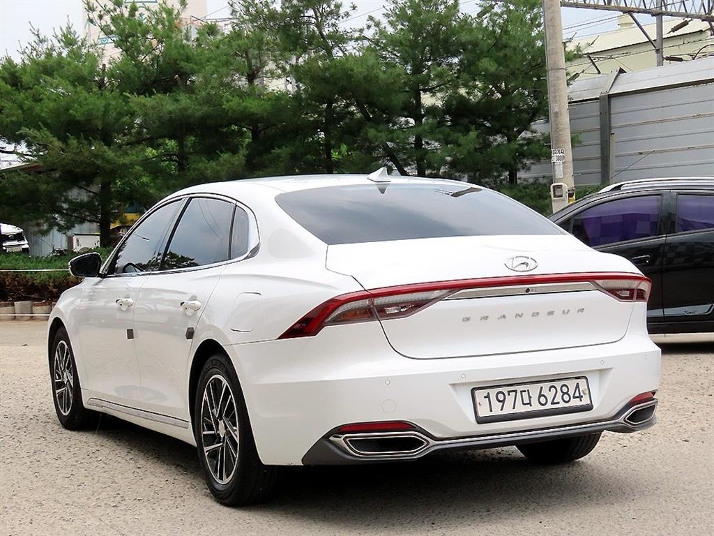 HYUNDAI Grandeur - Vista 3