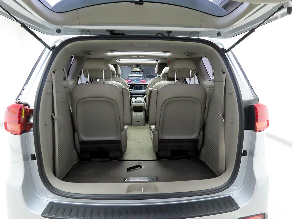 KIA Carnival - Vista 5