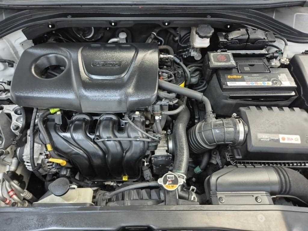 HYUNDAI Avante - Vista 5