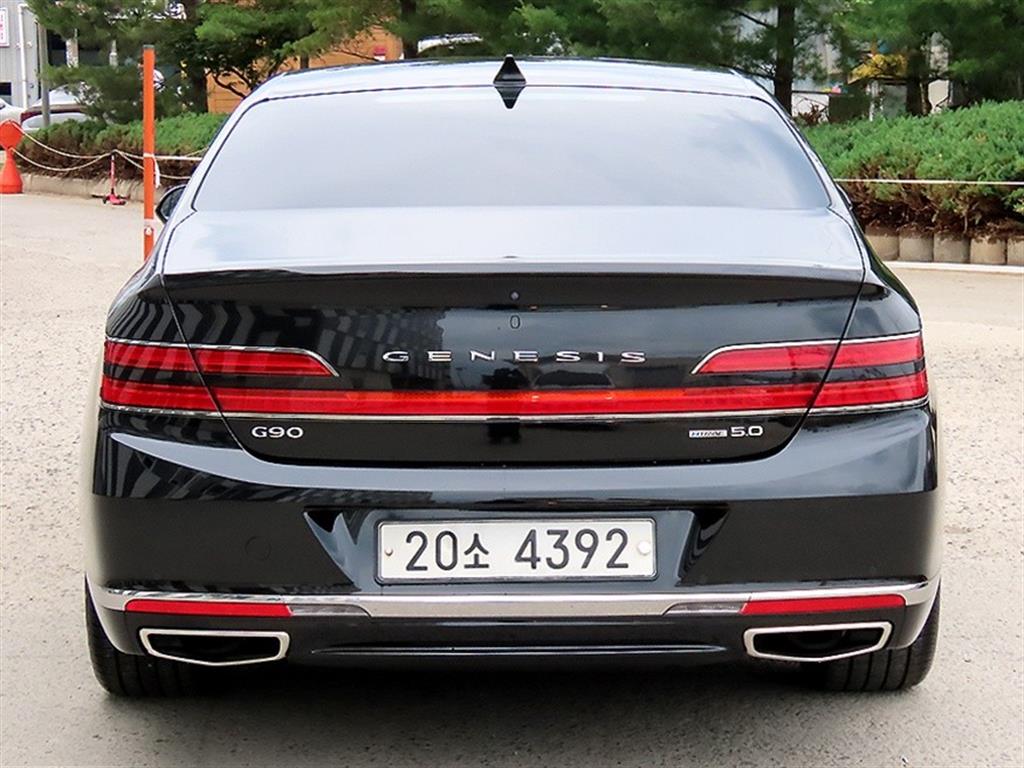 Genesis G90 - Vista 4