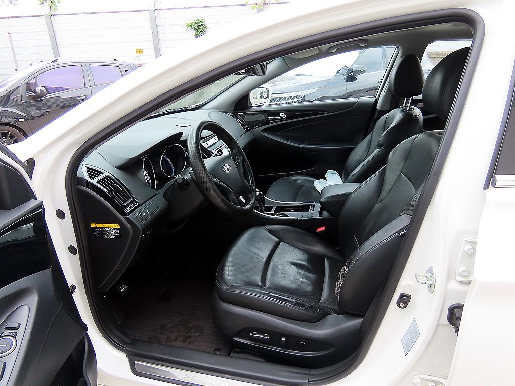 HYUNDAI Sonata - Vista 5