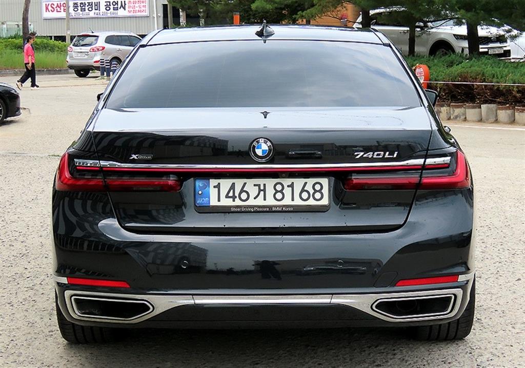 BMW 7 Series - Vista 4