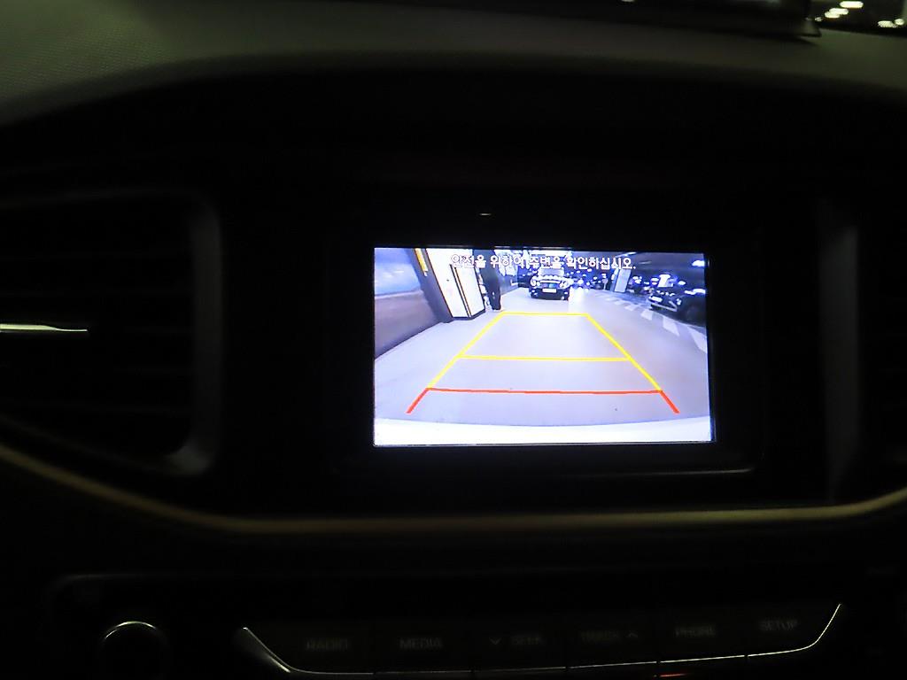 HYUNDAI Ioniq - Vista 12
