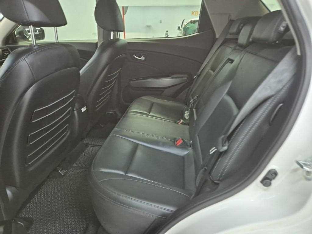 Ssangyong Tivoli - Vista 12