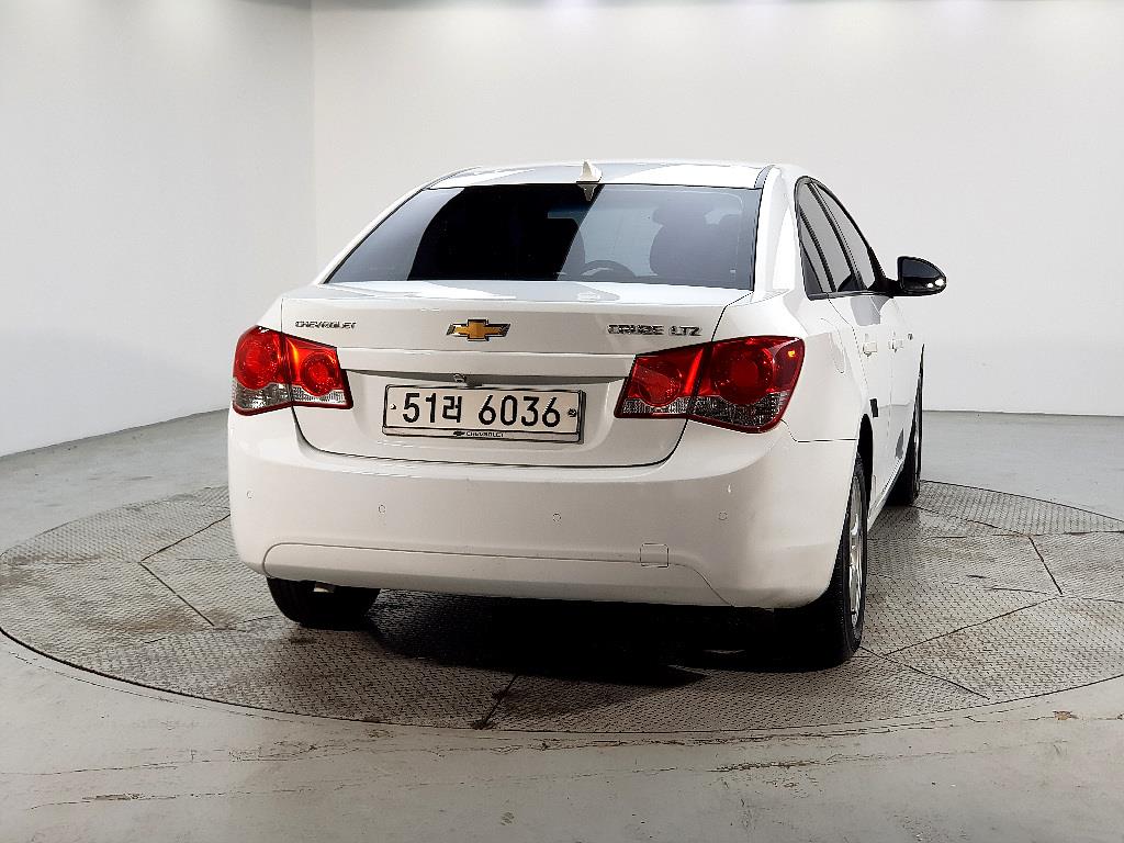 Chevrolet Cruise - Vista 3