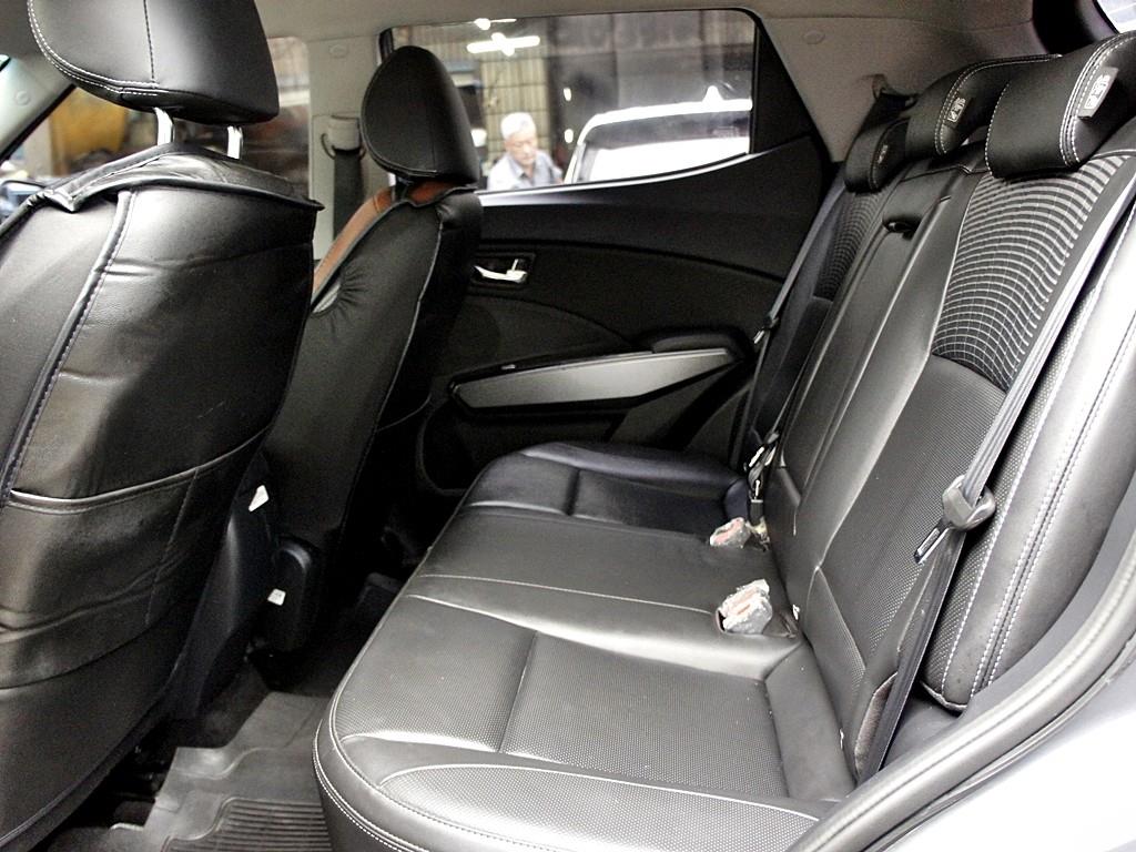 Ssangyong Tivoli - Vista 10