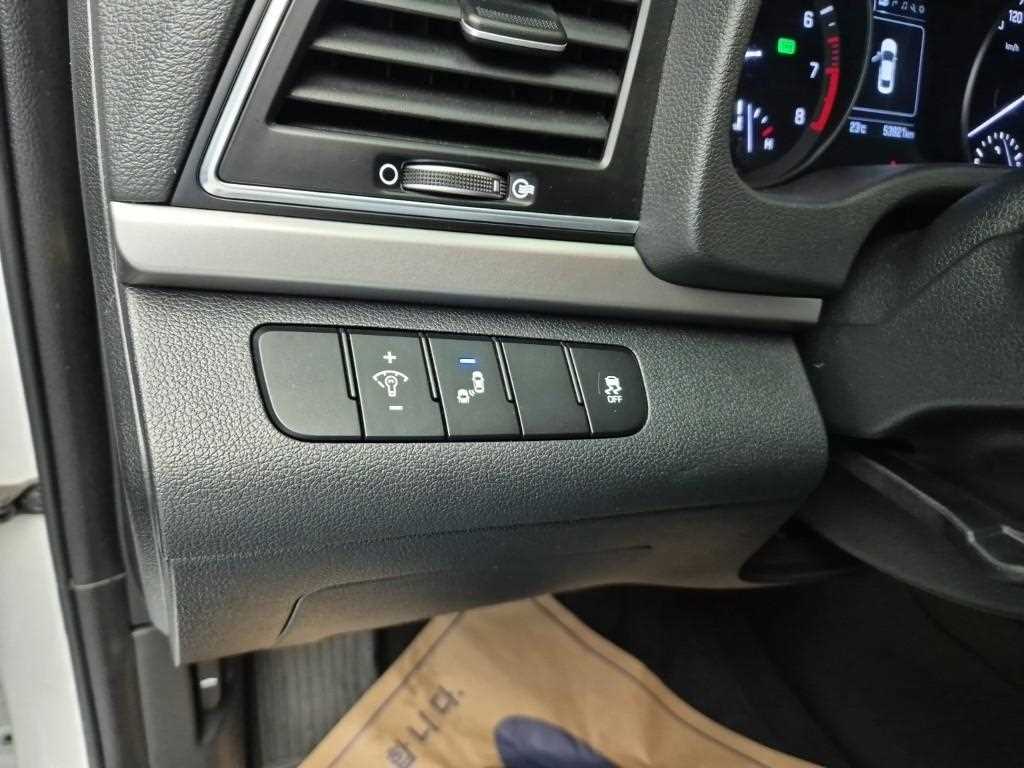 HYUNDAI Avante 2018 Blanco - Importación desde Corea - HF Imports Iquique - Foto 16