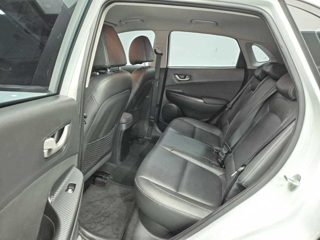 HYUNDAI Kona - Vista 12