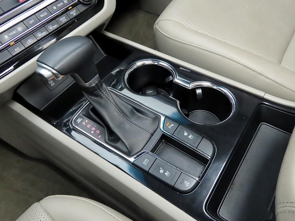 KIA Carnival - Vista 11