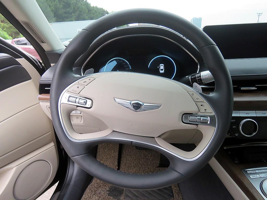 Genesis G80 - Vista 10