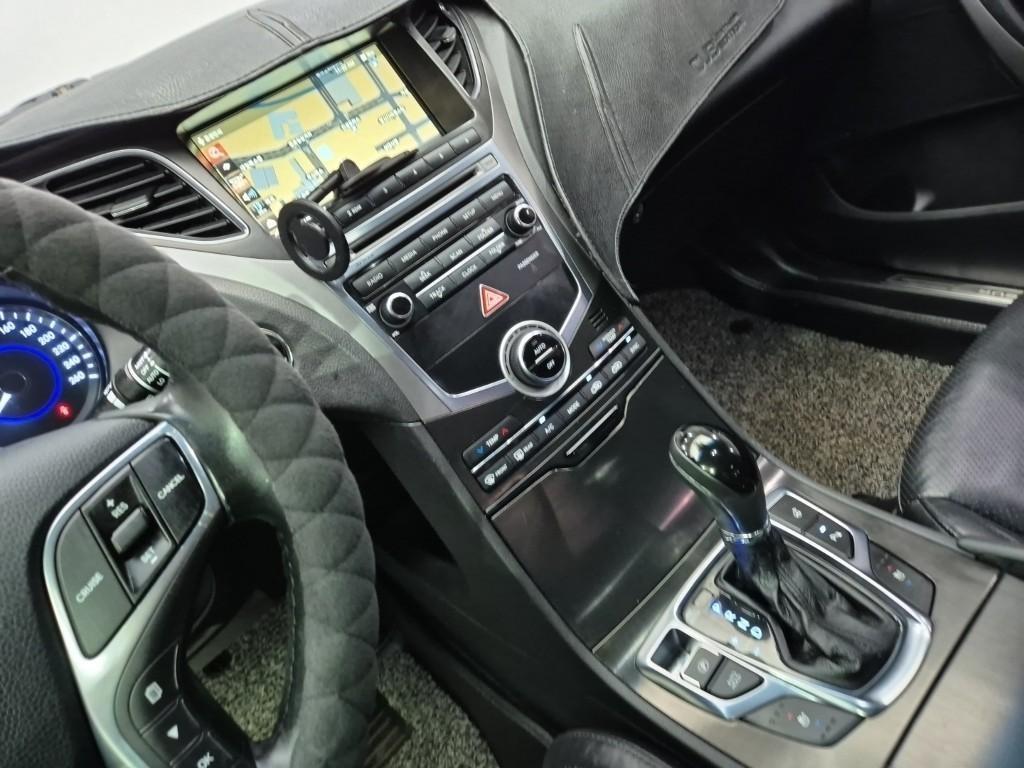 HYUNDAI Grandeur - Vista 10