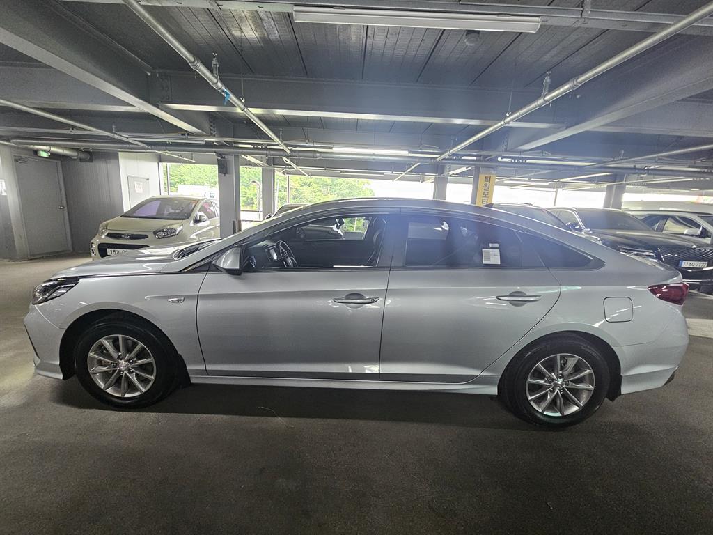 HYUNDAI Sonata - Vista 2