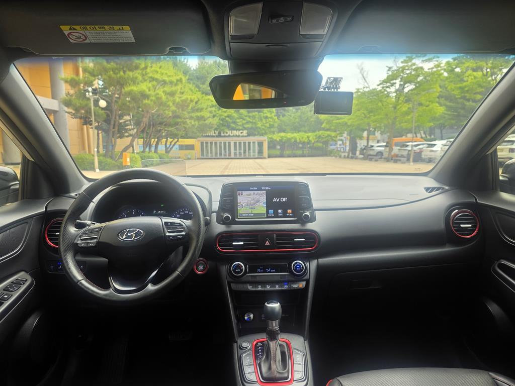 HYUNDAI Kona - Vista 8
