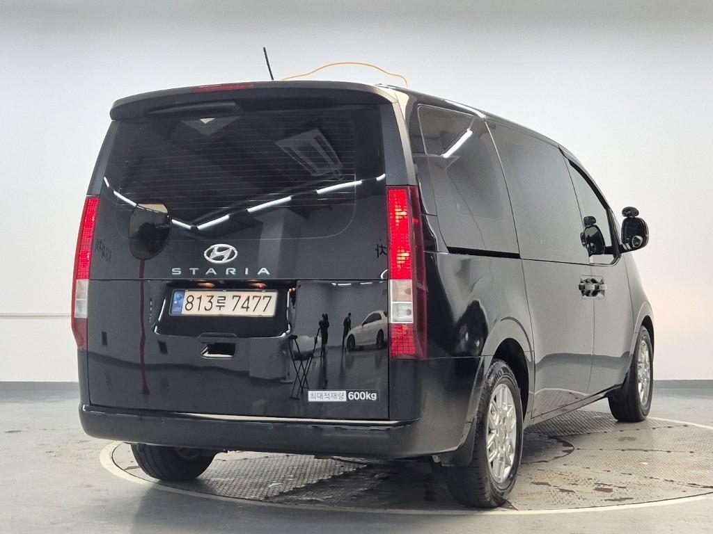 HYUNDAI Staria - Vista 4