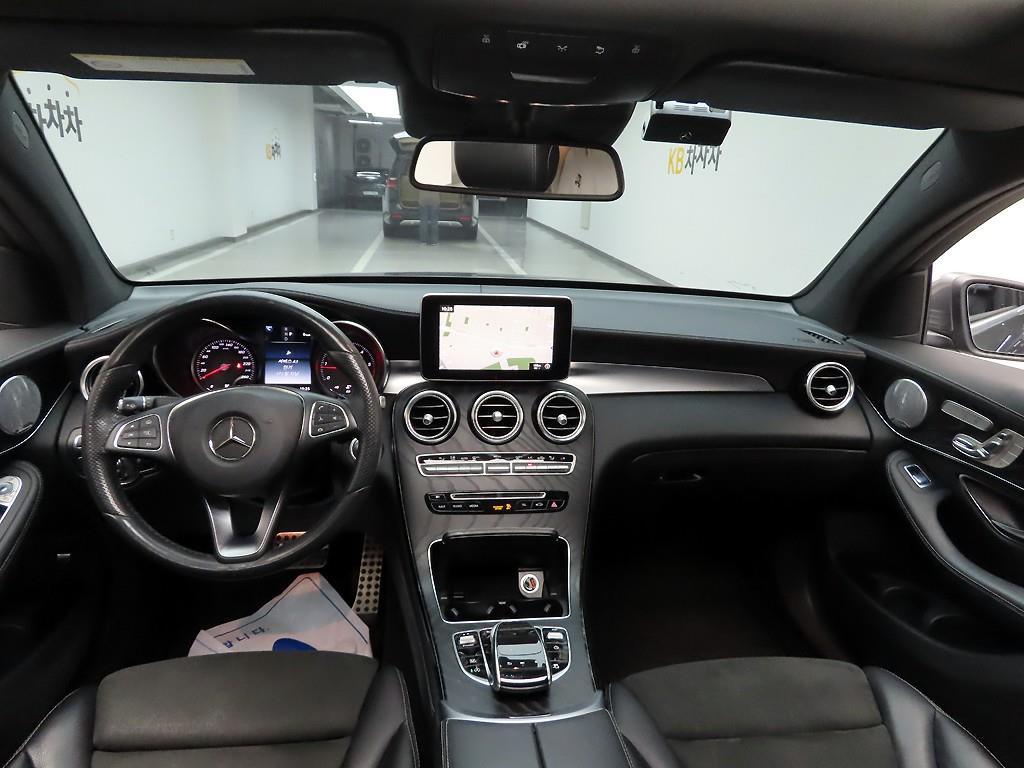 Mercedes Benz GLC Class - Vista 6