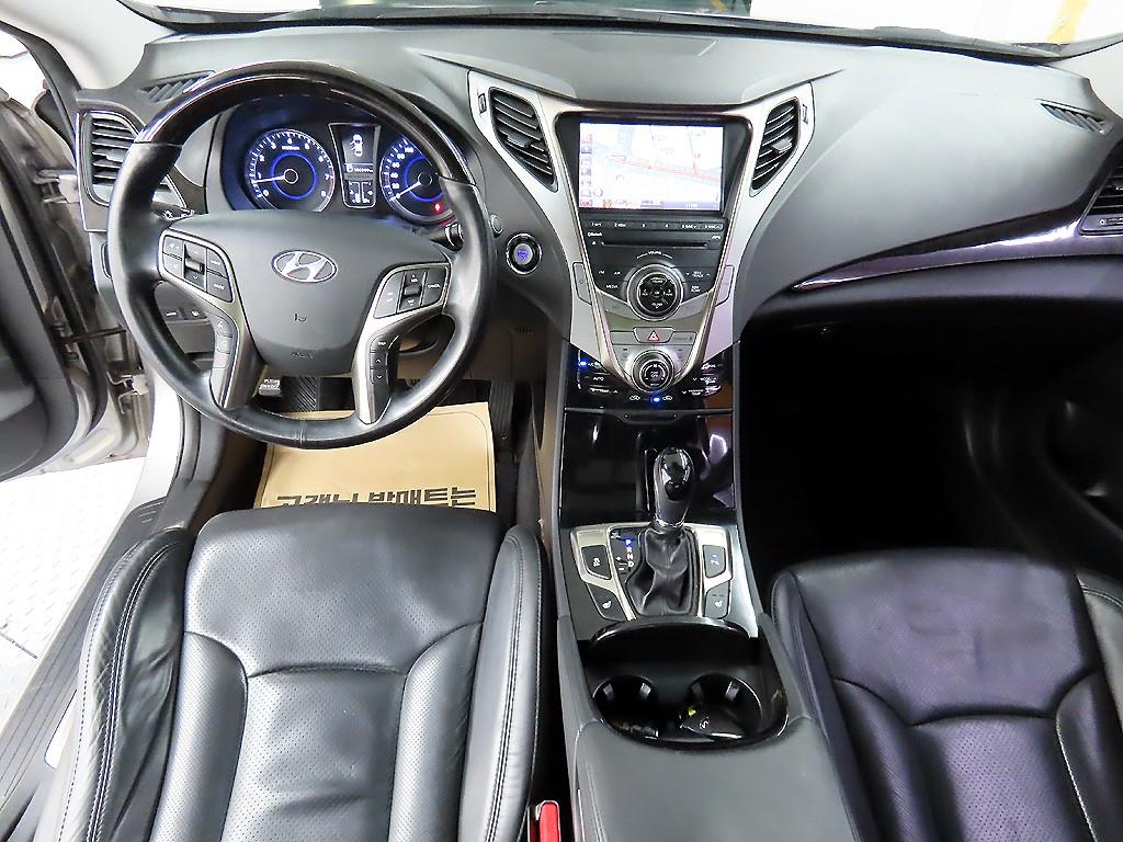 HYUNDAI Grandeur - Vista 7