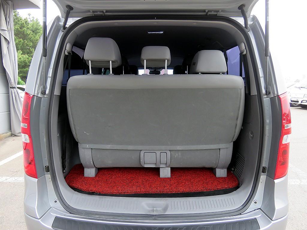 HYUNDAI Starex - Vista 5