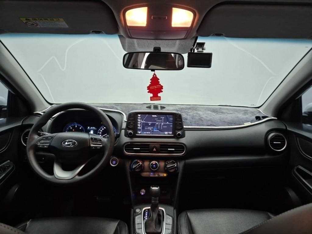 HYUNDAI Kona - Vista 7