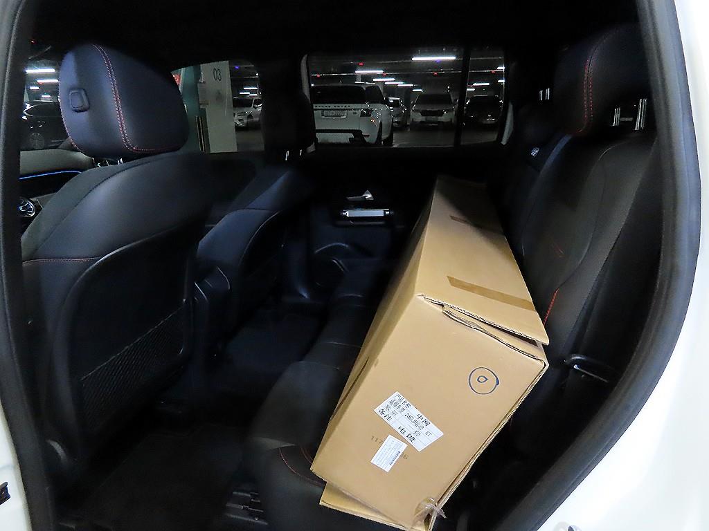 Mercedes Benz GLB Class - Vista 7