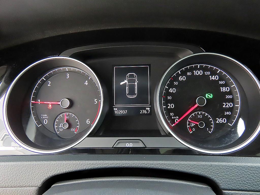 Volkswagen Golf - Vista 9