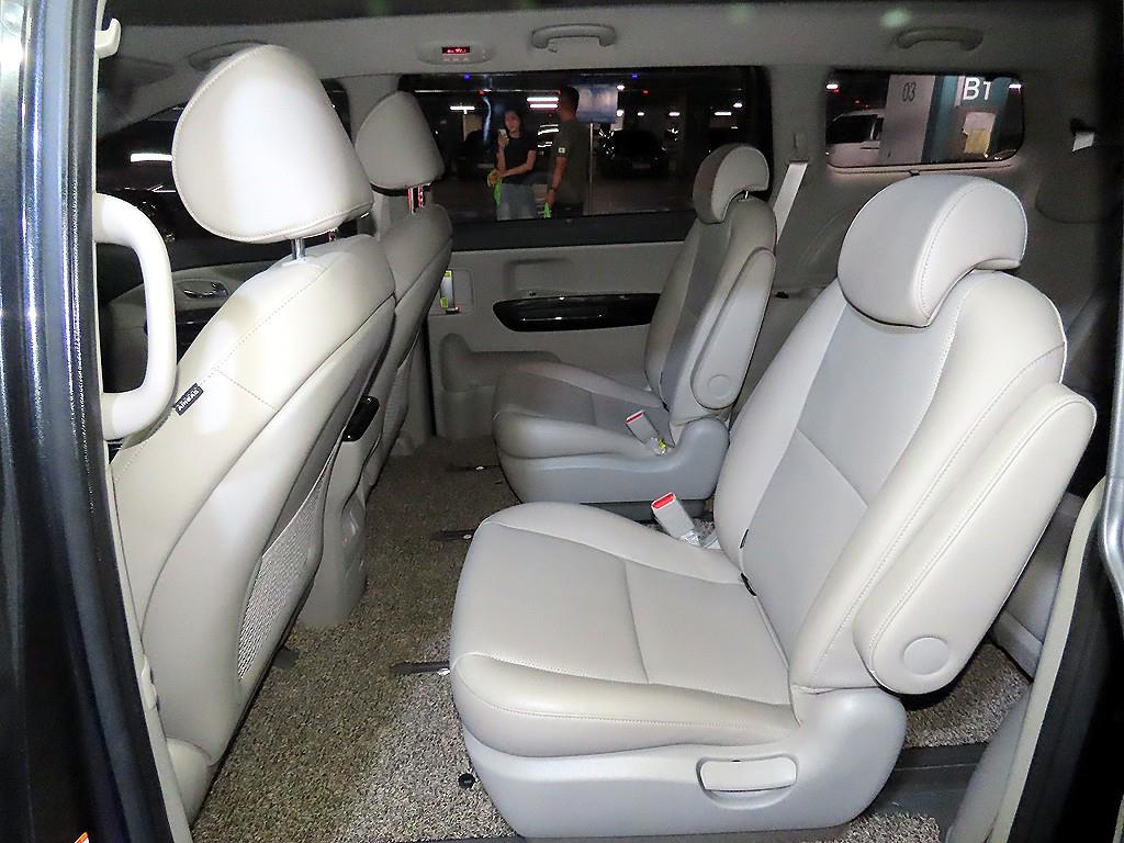 KIA Carnival - Vista 7