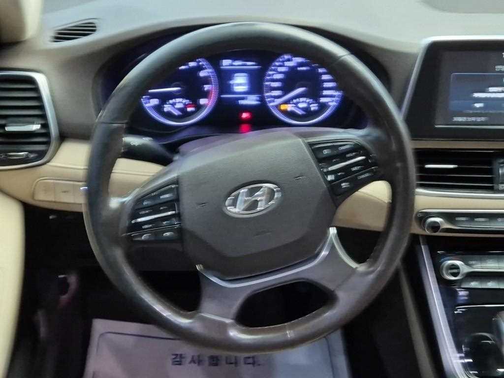 HYUNDAI Grandeur - Vista 9
