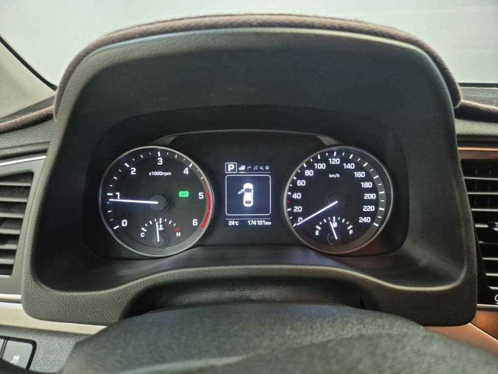 HYUNDAI Avante - Vista 6