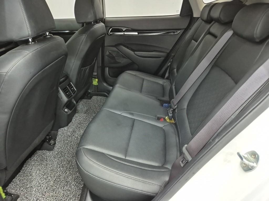 KIA Seltos - Vista 9