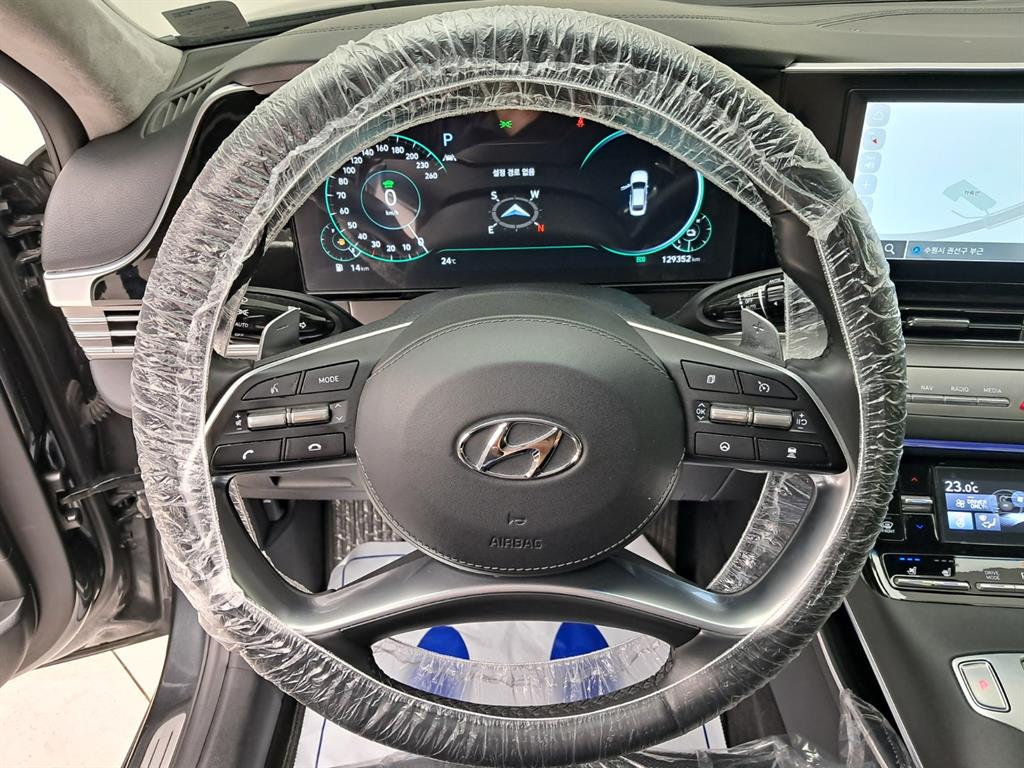 HYUNDAI Grandeur - Vista 12
