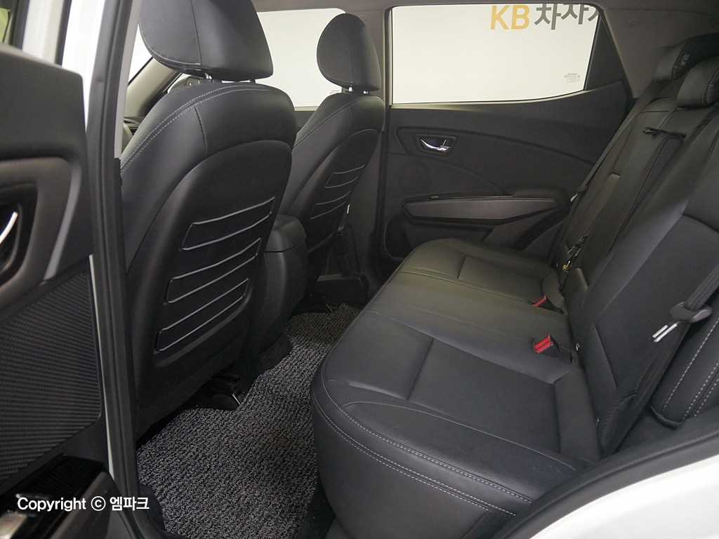 Ssangyong Tivoli - Vista 11