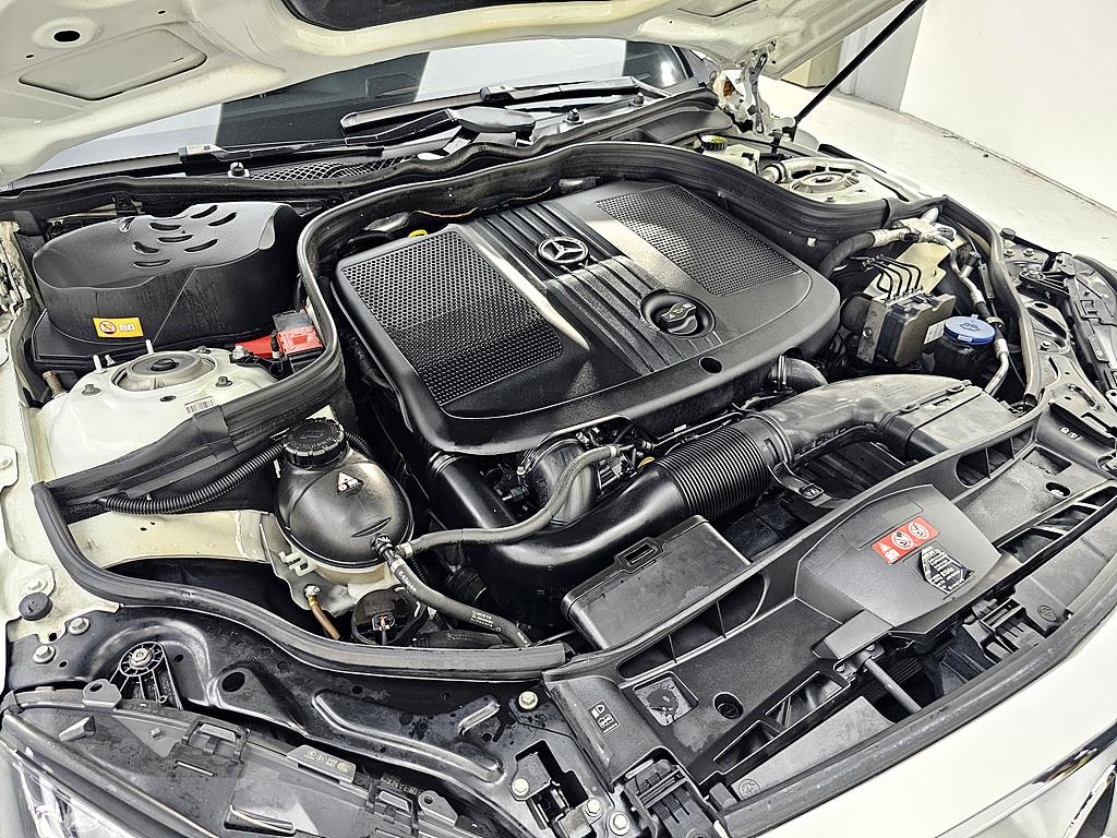 Mercedes Benz E class - Vista 6