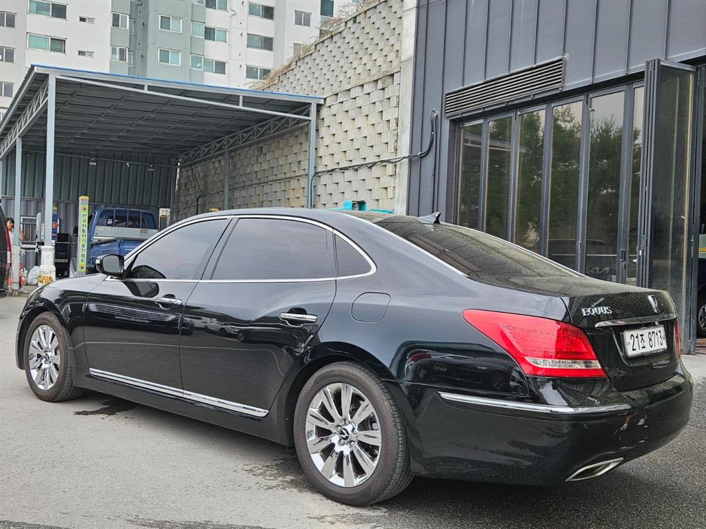 HYUNDAI Equus - Vista 6