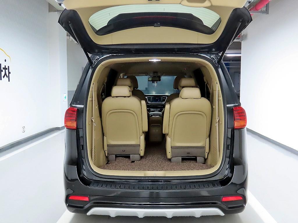 KIA Carnival - Vista 5